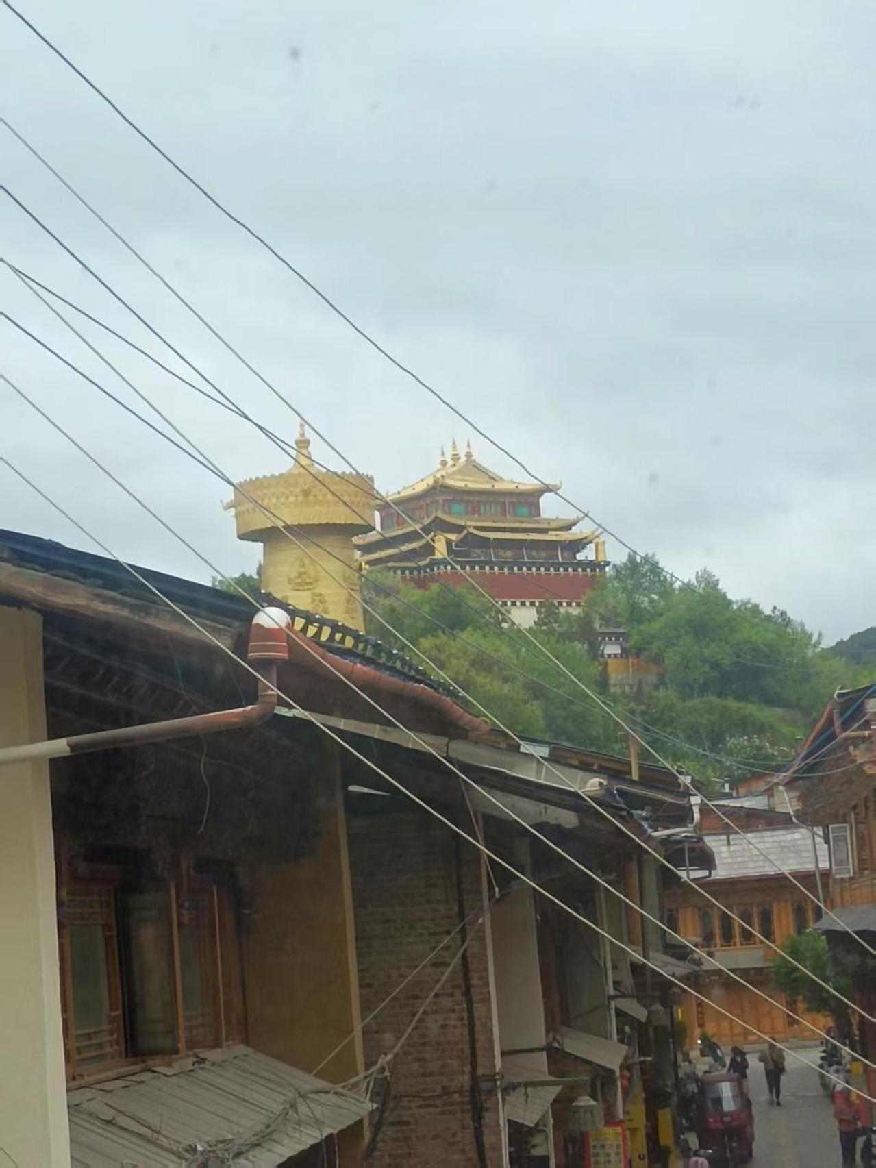 雪湖轻奢民宿 Snowlake Inn Shangri-La Luaran gambar